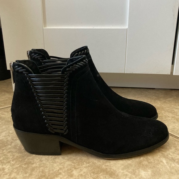 Ankle Boots / Booties in Black
Suede with design on sides from Vince Camuto - Picture 3 of 15